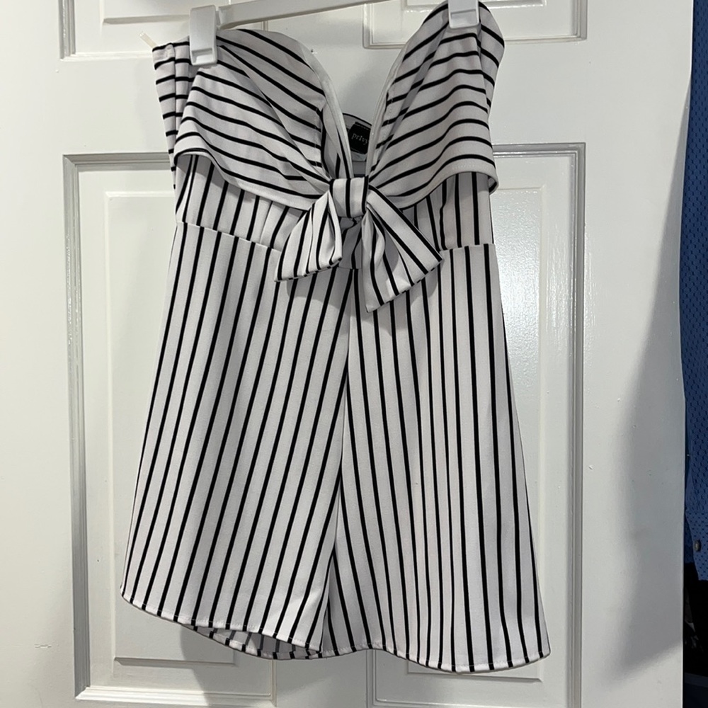 NWOT WHITE & BLACK STRIPED STRAPLESS ROMPER